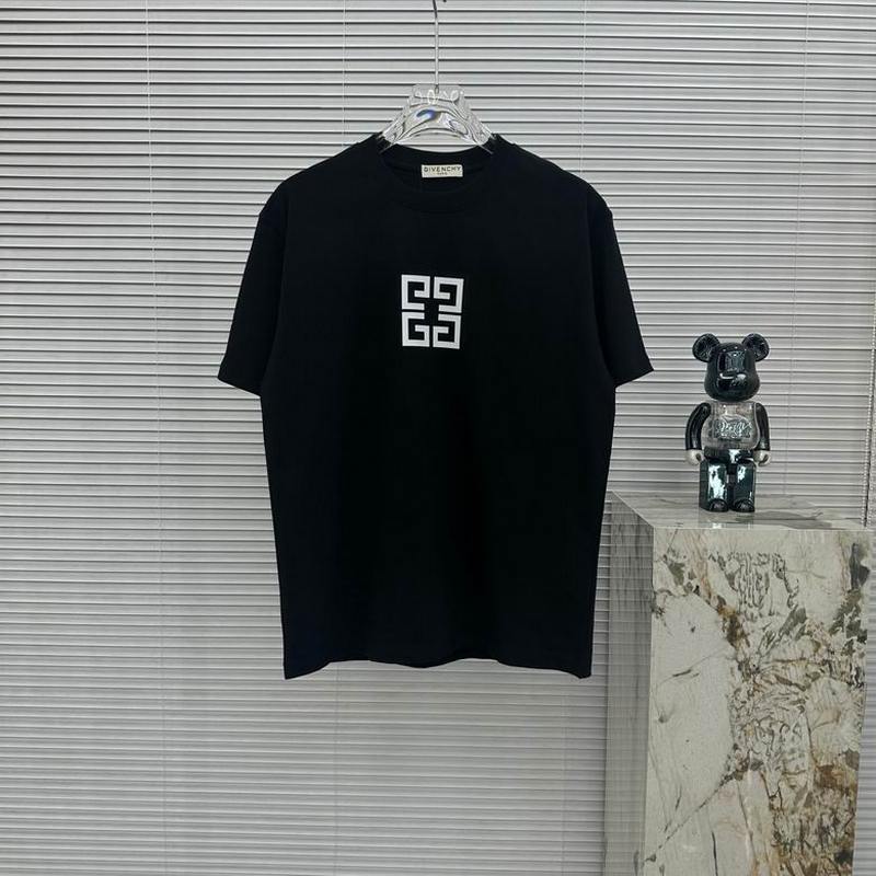 GIVENCHY Men's T-shirts 9